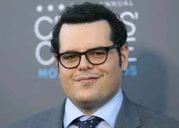 Josh Gad arrives at the 20th annual Critics' Choice Movie Awards at the Hollywood Palladium on Thursday, Jan. 15, 2015, in Los Angeles. (Photo by Matt Sayles/Invision/AP)